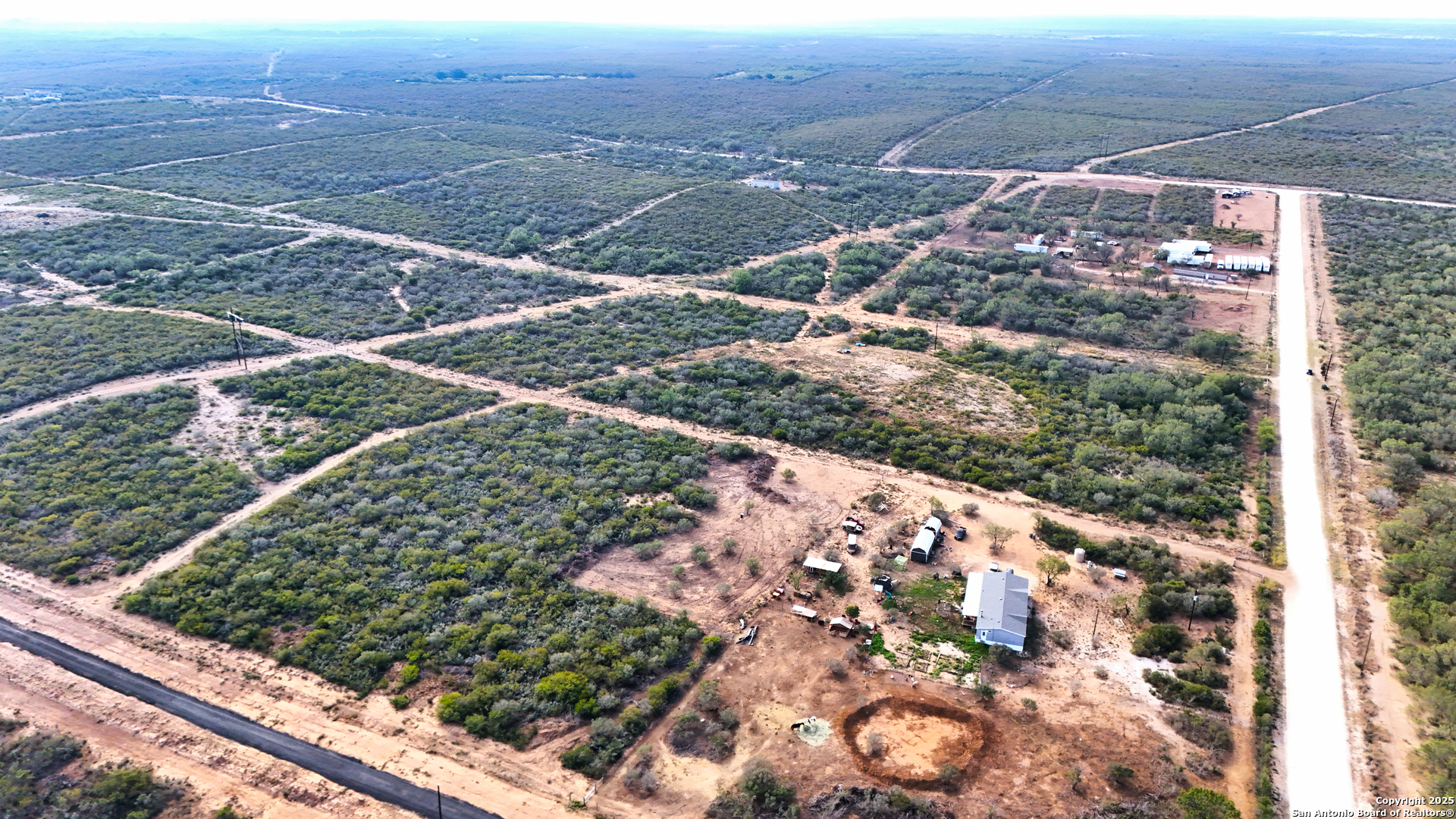 291 County Road 1670 Moore TX 78057