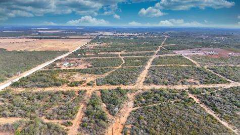 291 County Road 1670 Moore TX 78057
