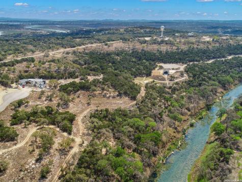 2042 Paradise Parkway Canyon Lake TX 78133