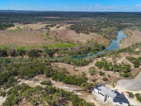 2042 Paradise Parkway Canyon Lake TX 78133