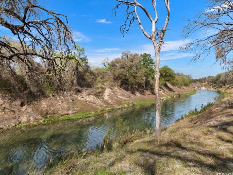 2042 Paradise Parkway Canyon Lake TX 78133