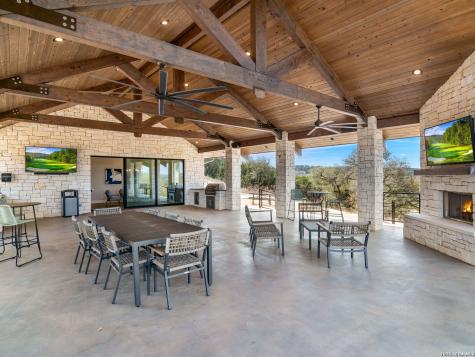 2042 Paradise Parkway Canyon Lake TX 78133