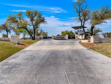 2042 Paradise Parkway Canyon Lake TX 78133