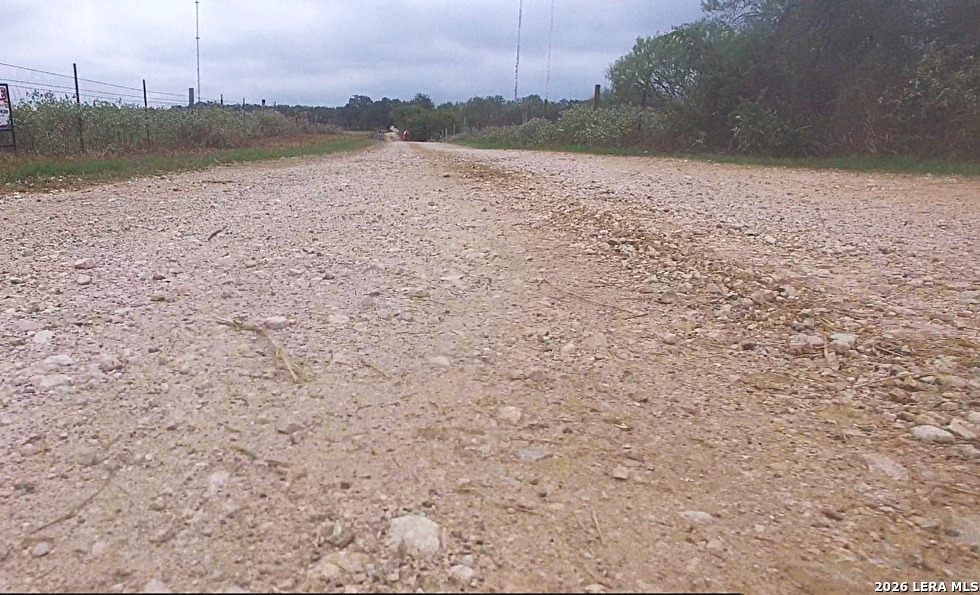 681 County Line Ln, Trail 2 San Antonio TX 78223