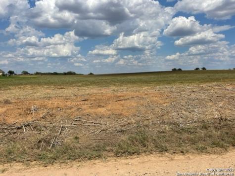 655 County Road 232 Floresville TX 78114