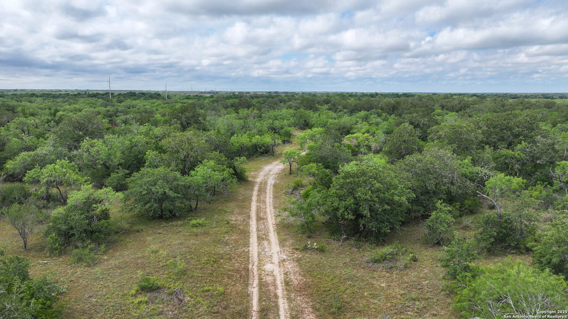 001 County Road 266 Gillett TX 78116