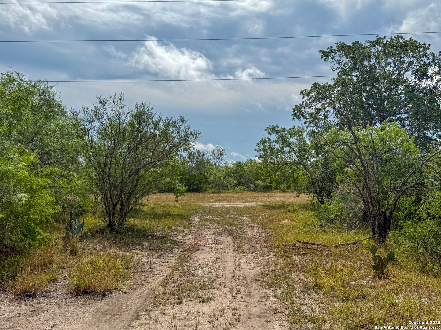 001 County Road 266 Gillett TX 78116
