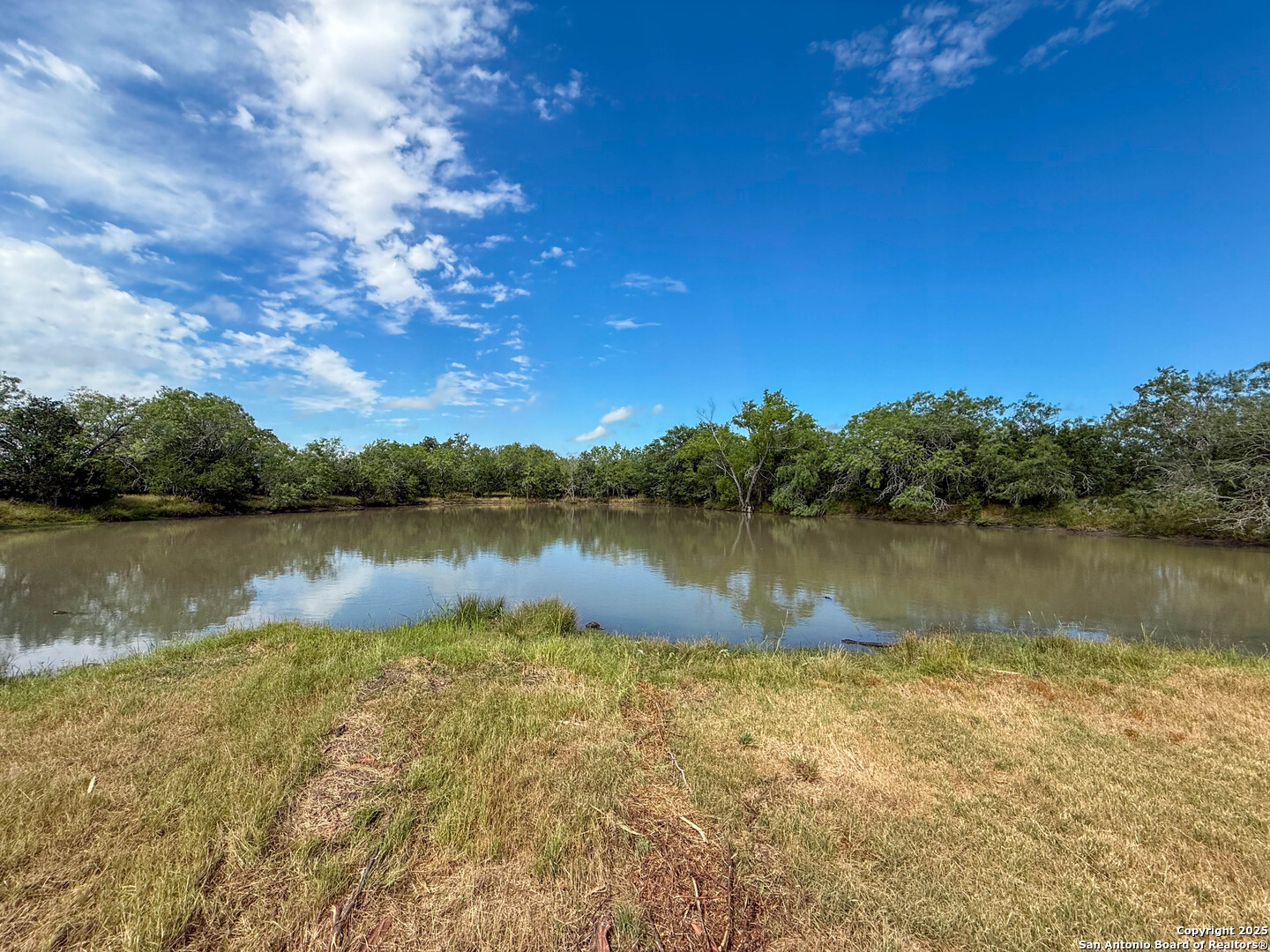 001 County Road 266 Gillett TX 78116