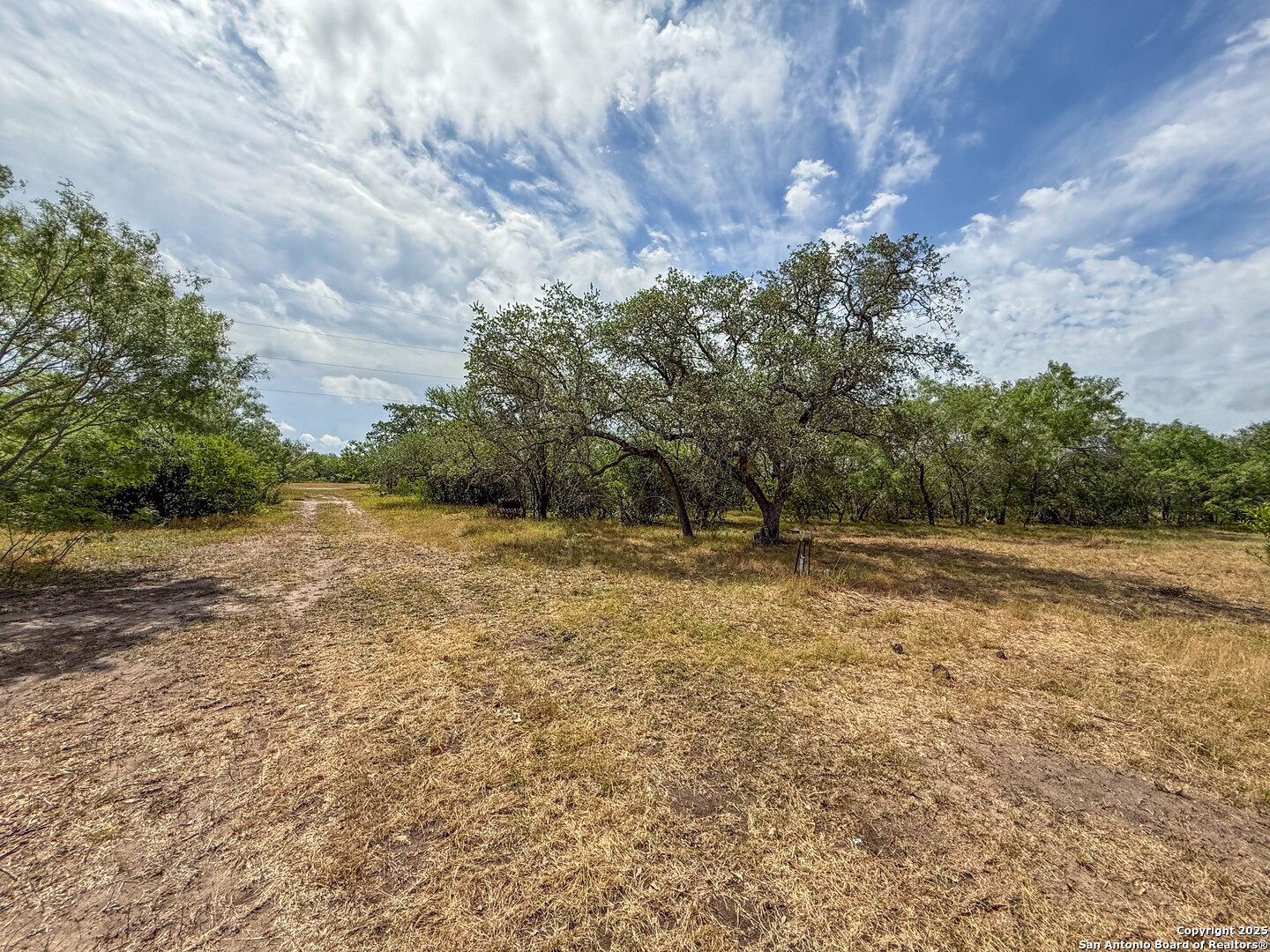 001 County Road 266 Gillett TX 78116