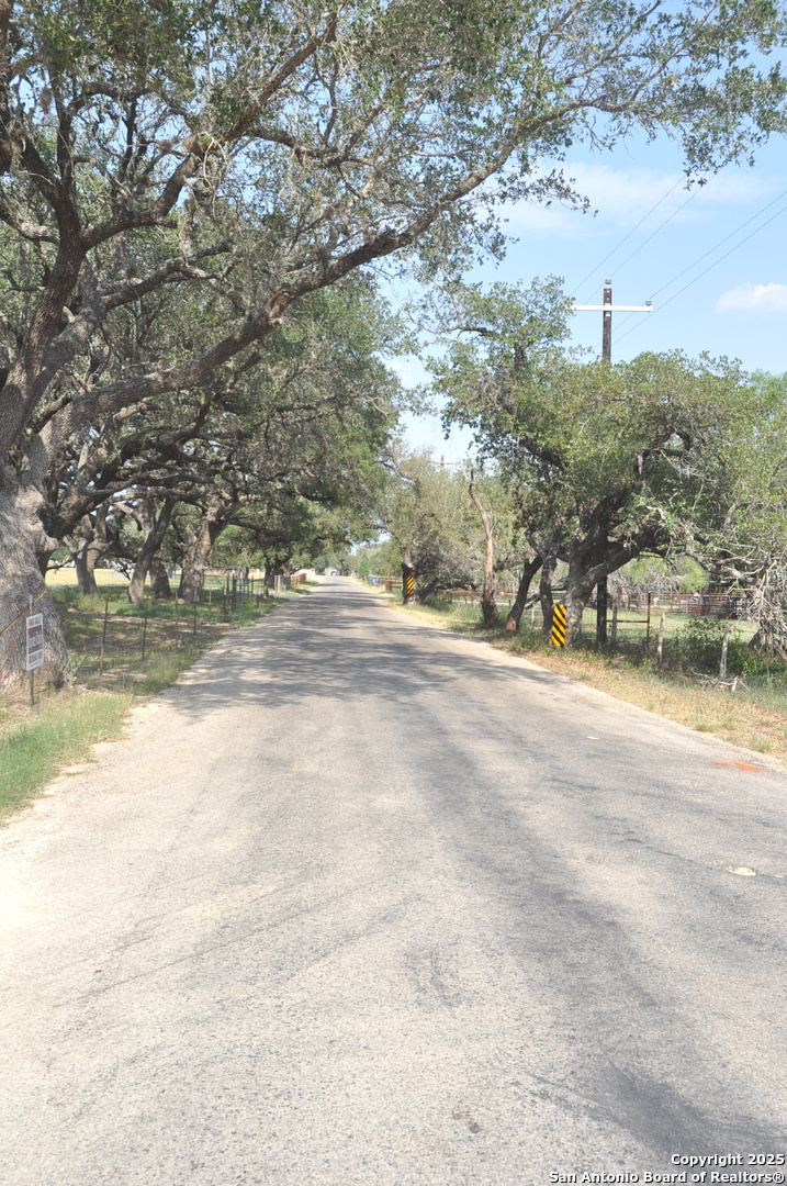 Tbd Cr 777 Devine TX 78016