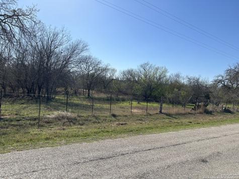 4790 Blackhill Floresville TX 78114