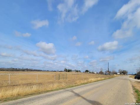 15785 Kilowatt Road Elmendorf TX 78112