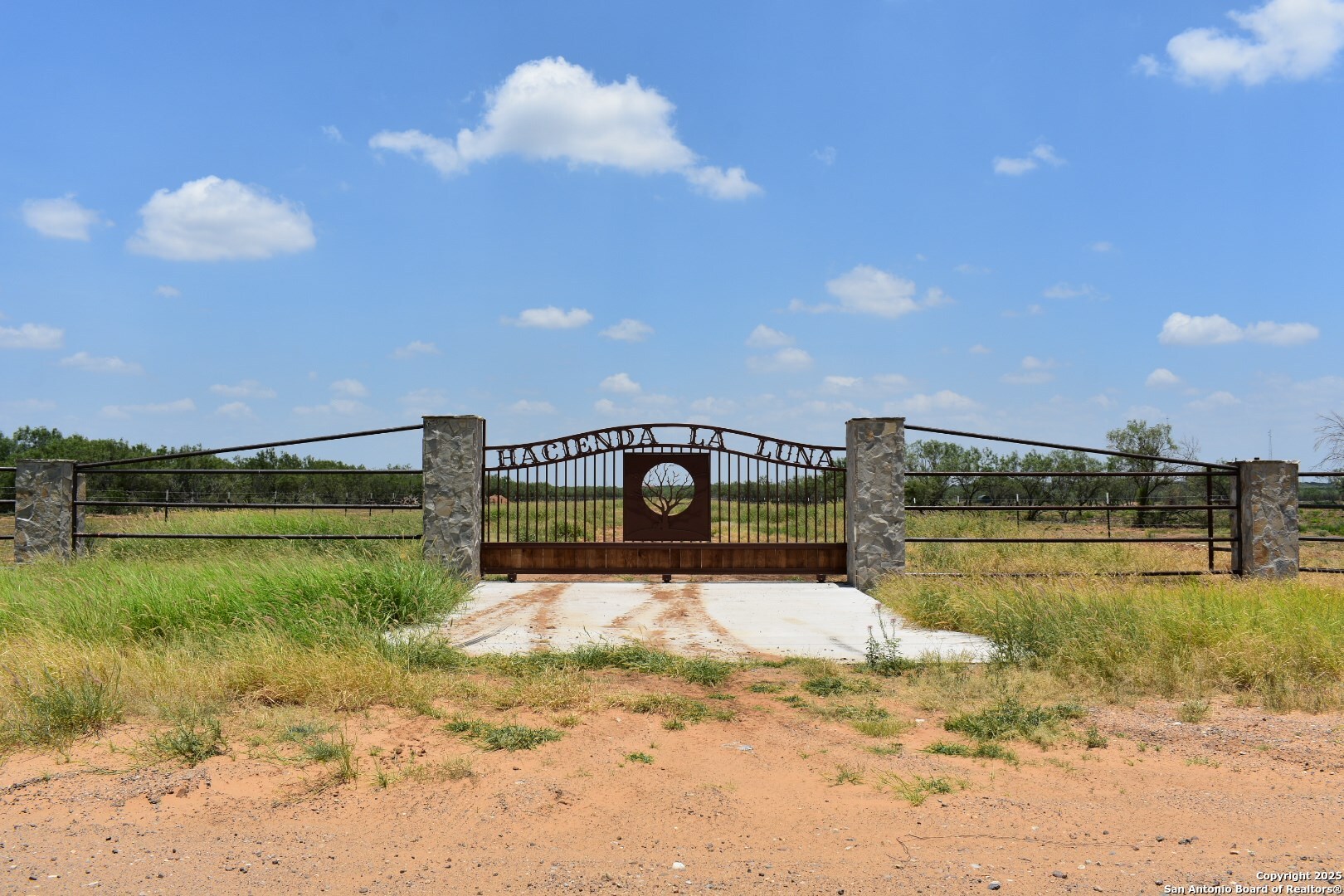 000 Jefferies Road Laredo TX 78045