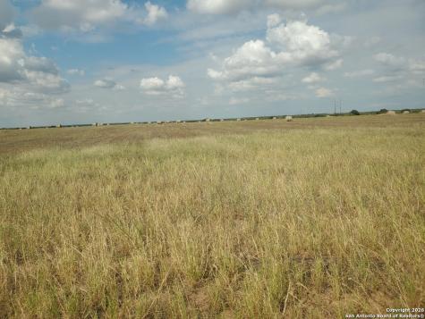 7857-8171 County Road 2400 Moore TX 78057