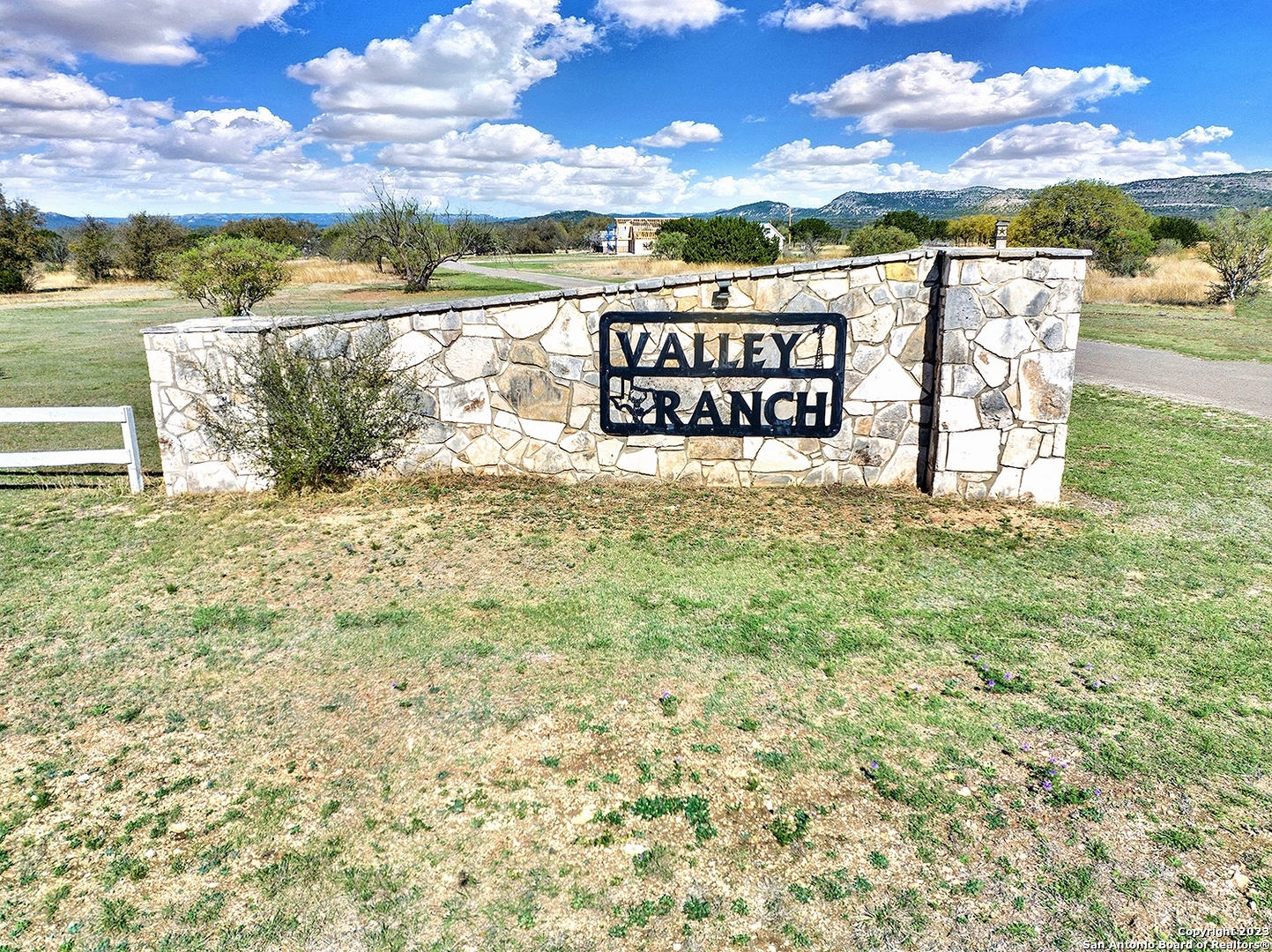 321 Robin Road Camp Wood TX 78833