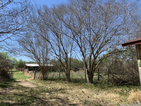 6615 Pittman Road Adkins TX 78101