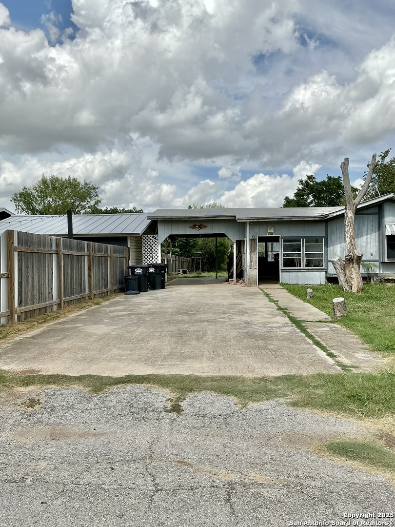 19615 Oil Street Somerset TX 78069