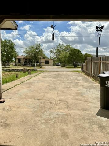 19615 Oil Street Somerset TX 78069