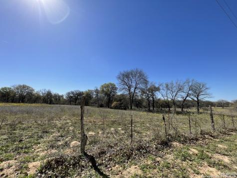 8765 Us Highway 87 W La Vernia TX 78121
