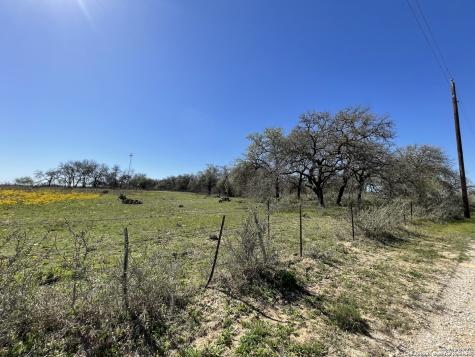 8765 Us Highway 87 W La Vernia TX 78121
