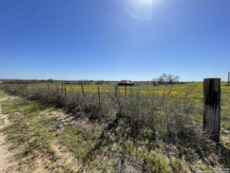 8765 Us Highway 87 W La Vernia TX 78121
