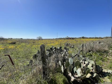 8765 Us Highway 87 W La Vernia TX 78121