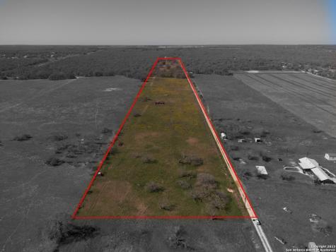 8765 Us Highway 87 W La Vernia TX 78121