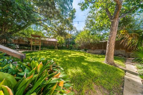 204 Ridgemont Avenue Terrell Hills TX 78209