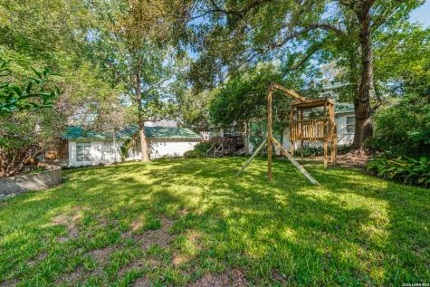 204 Ridgemont Avenue Terrell Hills TX 78209