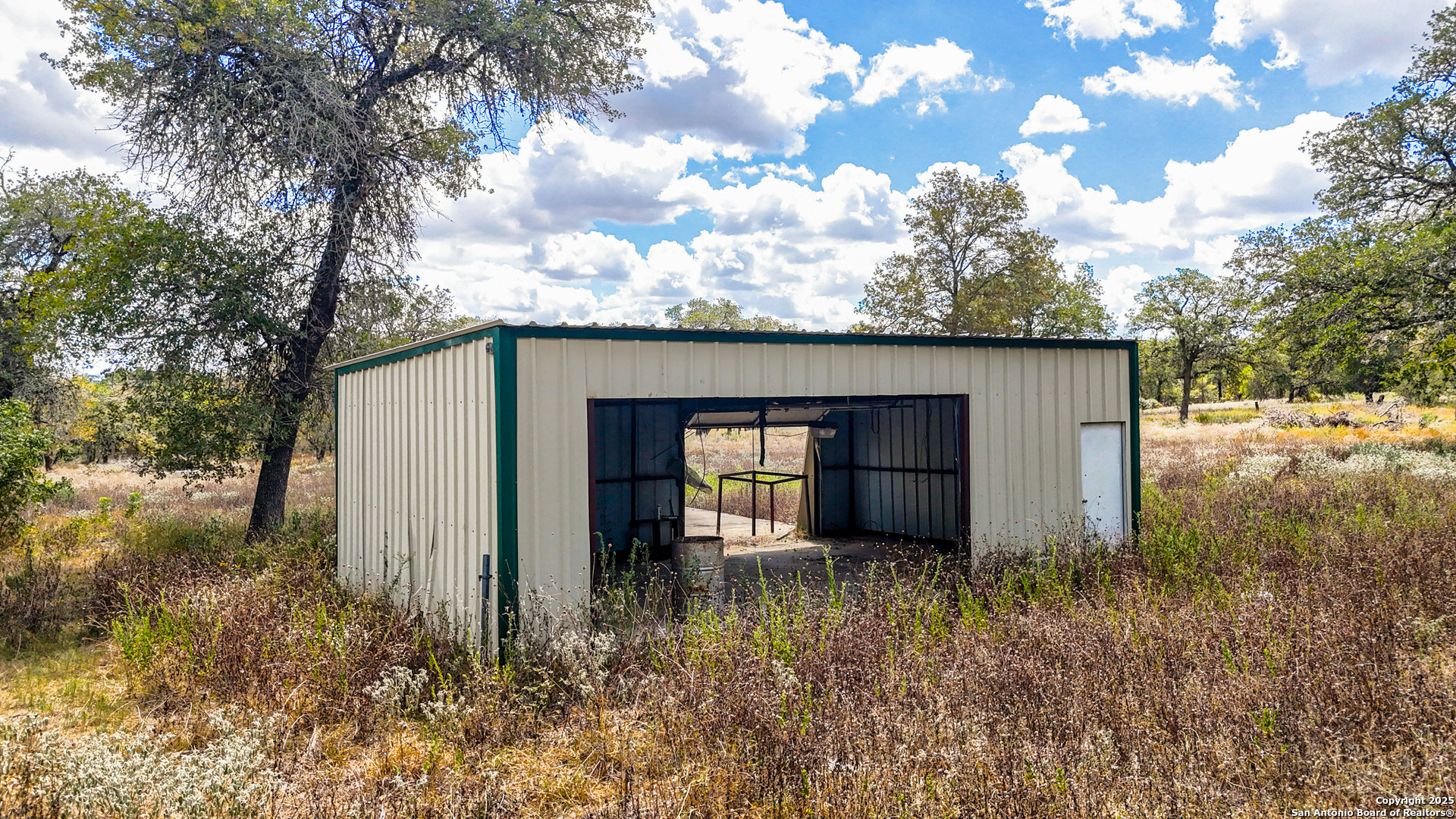 141 Oak Hill La Vernia TX 78121