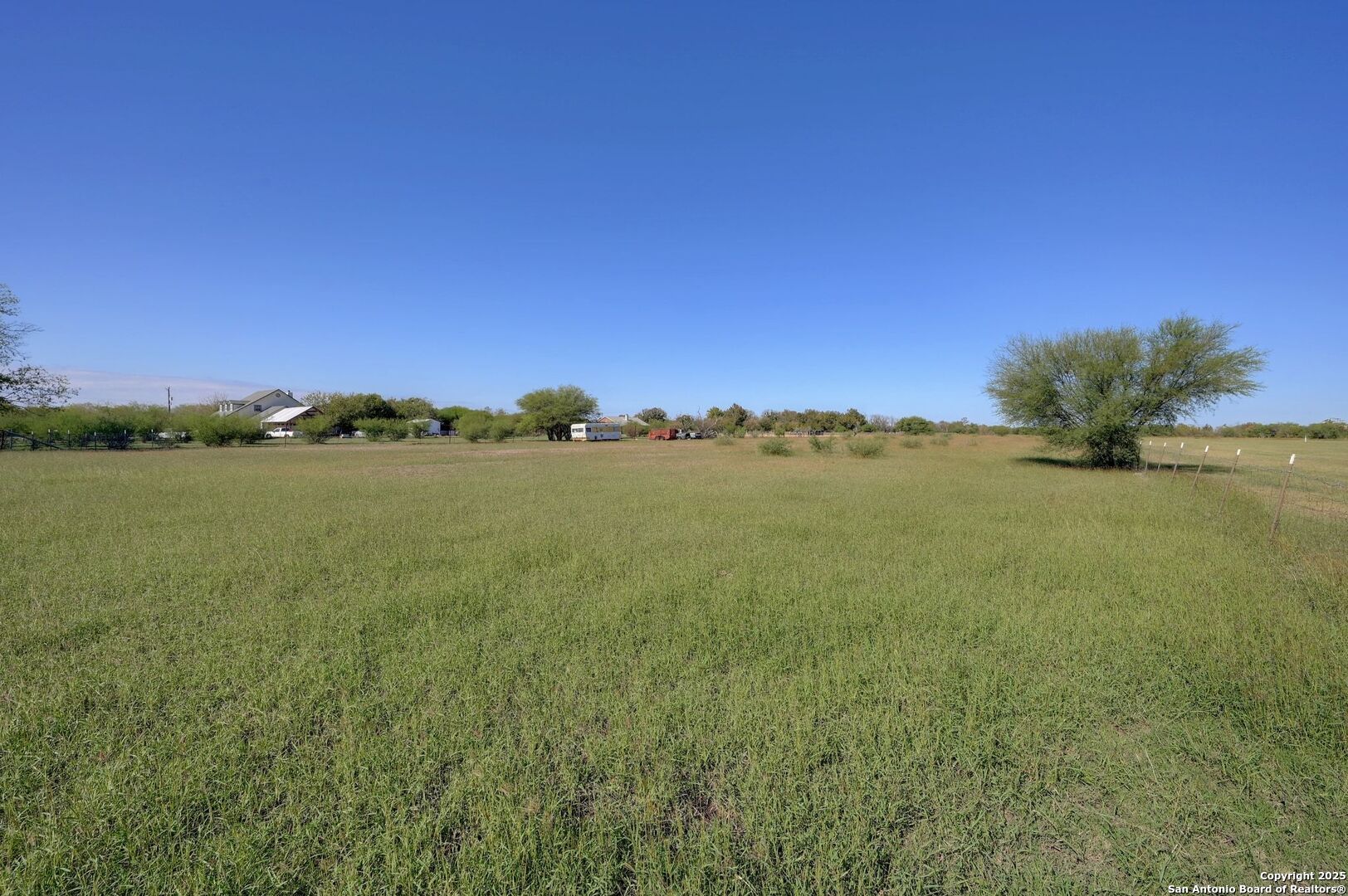 Tbd Cr 5718 E Natalia TX 78059