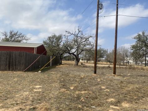 1790 W Goodwin Pleasanton TX 78064