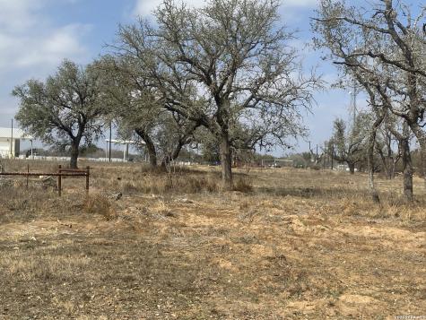 1790 W Goodwin Pleasanton TX 78064