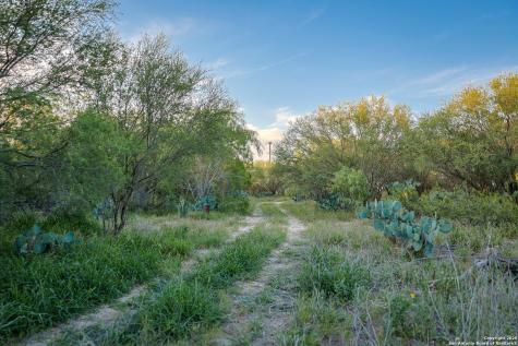 6266 Highway 281 Three Rivers TX 78071