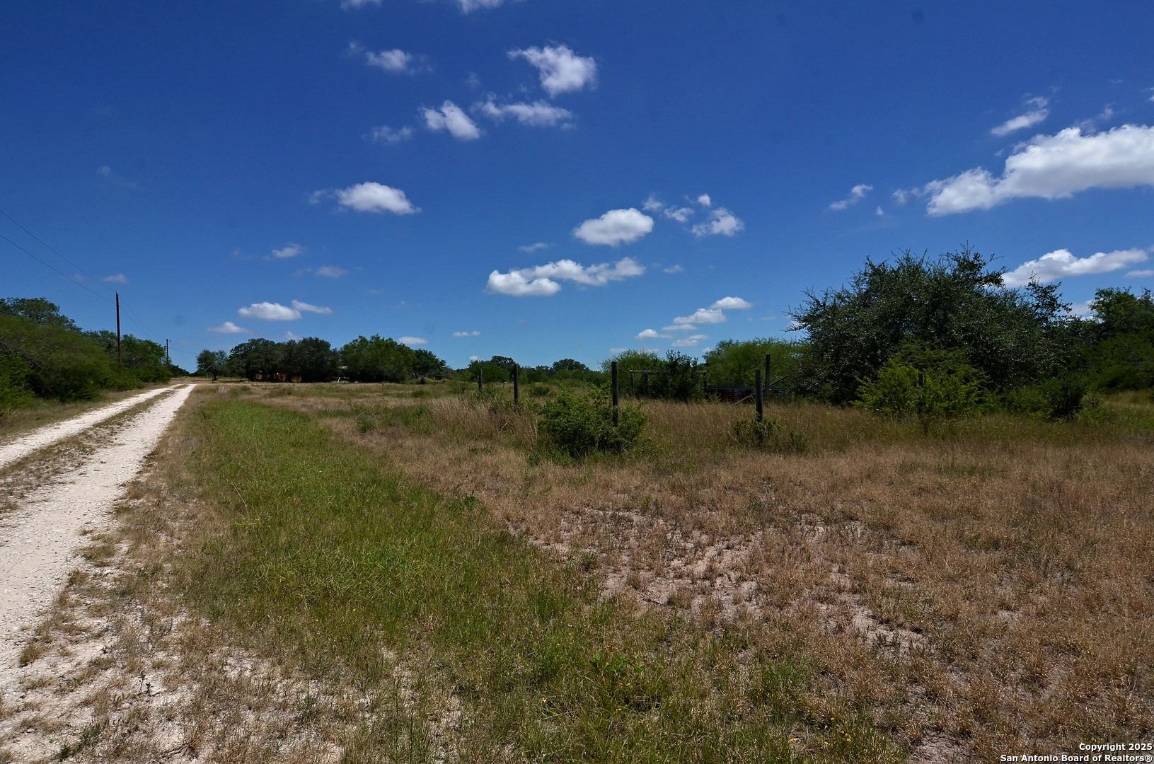 1641 Charco Beeville TX 78102