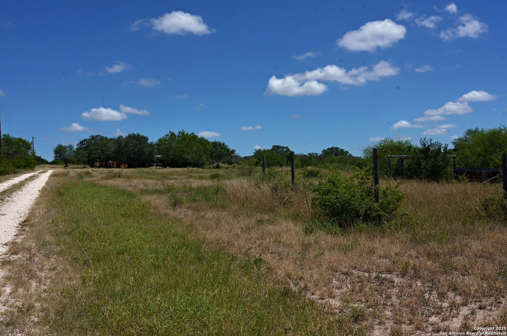 1641 Charco Beeville TX 78102