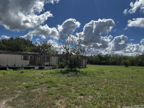 4863 Fm 888 Beeville TX 78102