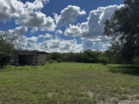 4863 Fm 888 Beeville TX 78102