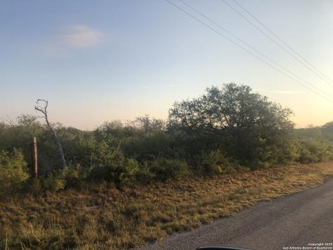 00 W King Lane Tuleta TX 78162