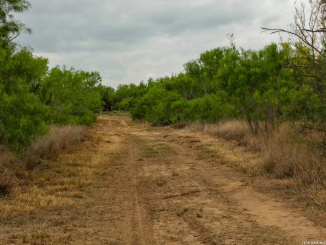6 Fm 1581 Pearsall TX 78061