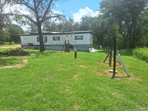 895 Gayle Lane Poteet TX 78065