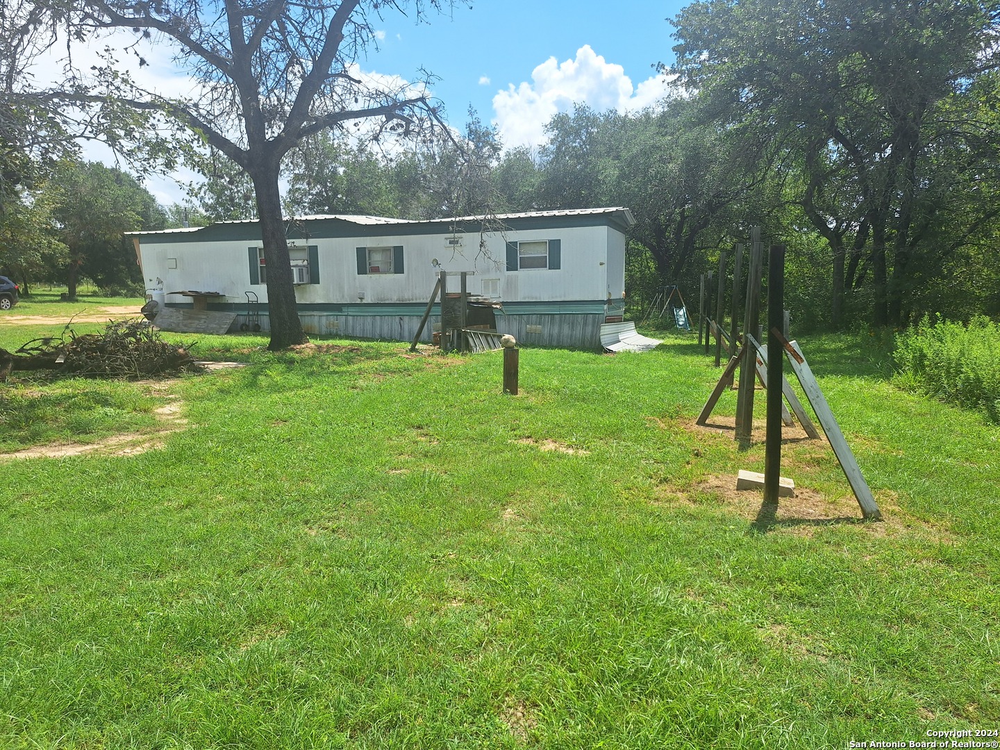 895 Gayle Lane Poteet TX 78065