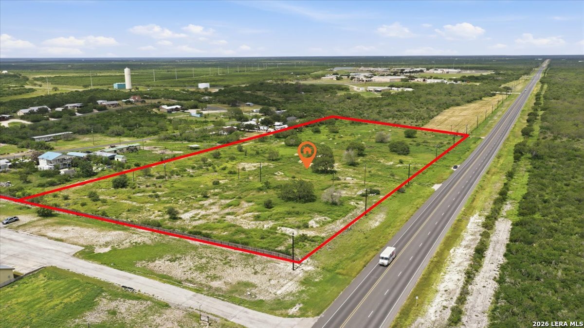 3187 Highway 72 Three Rivers TX 78071