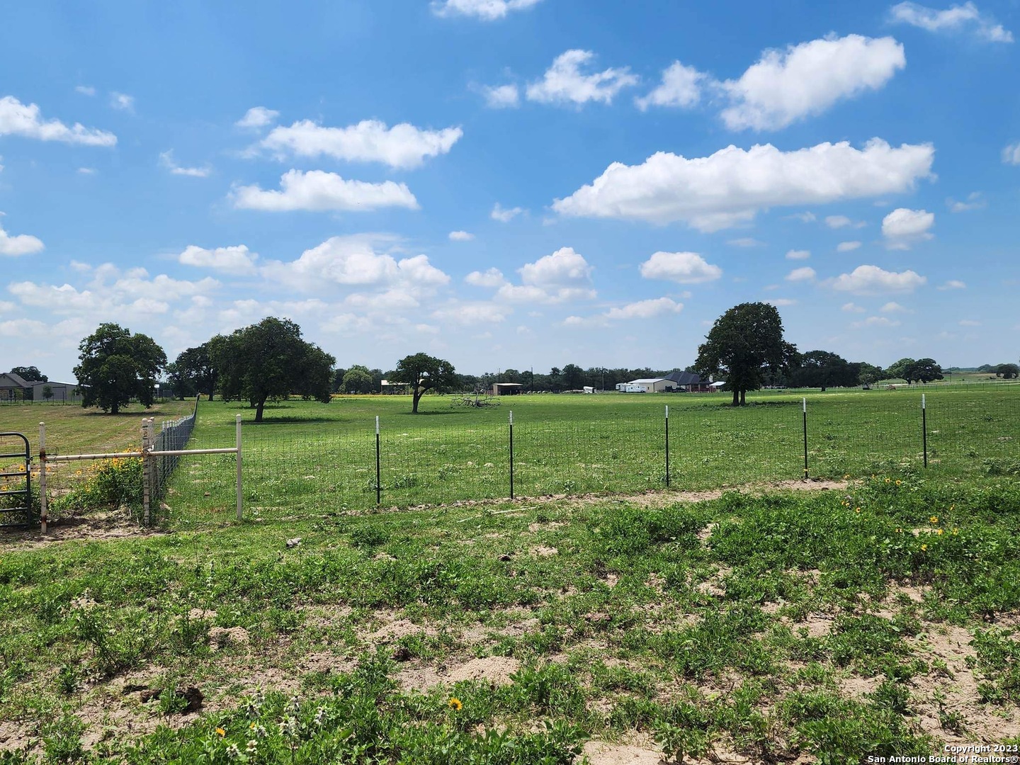 1208 County Road 317 La Vernia TX 78121
