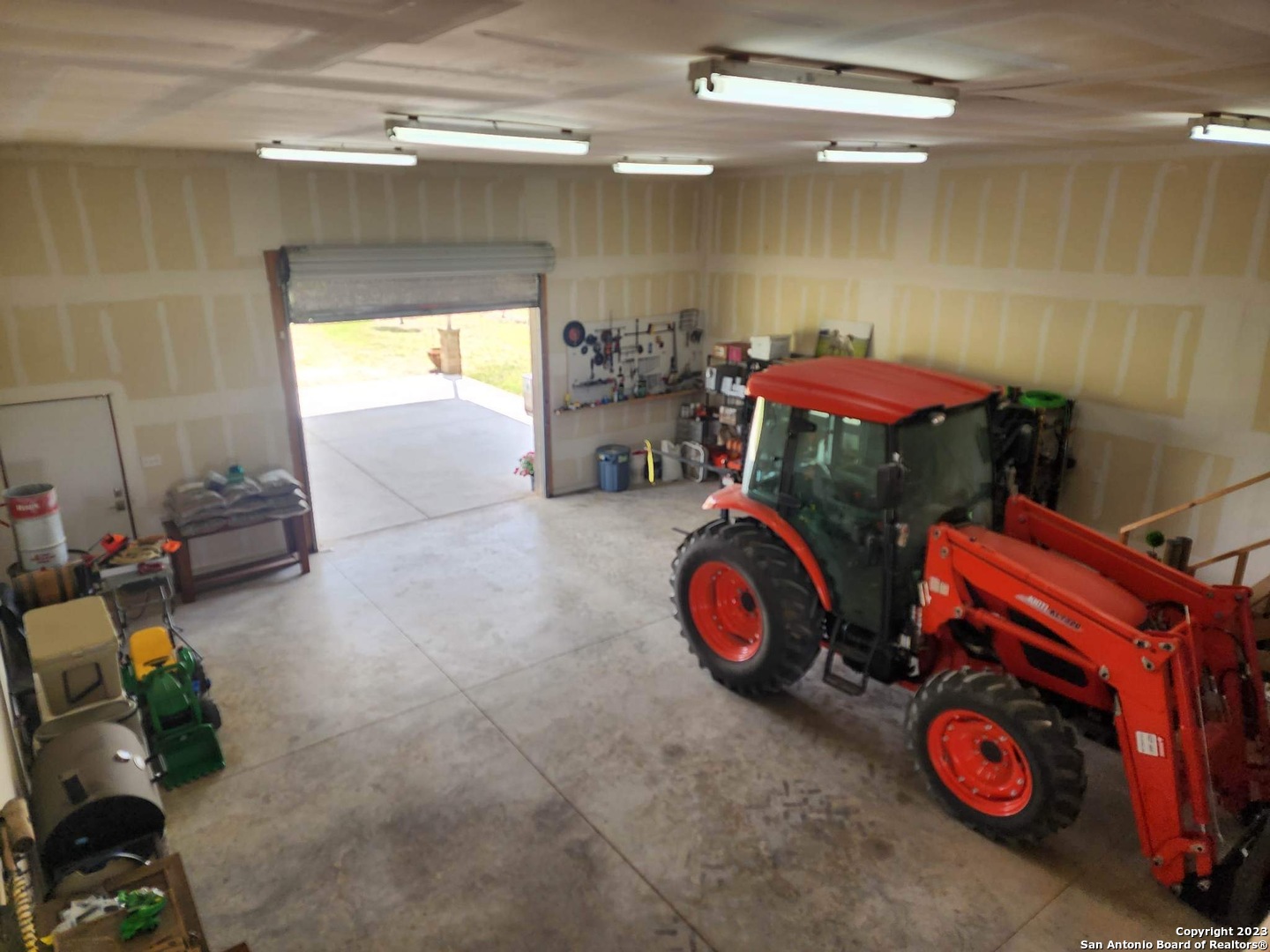 1208 County Road 317 La Vernia TX 78121