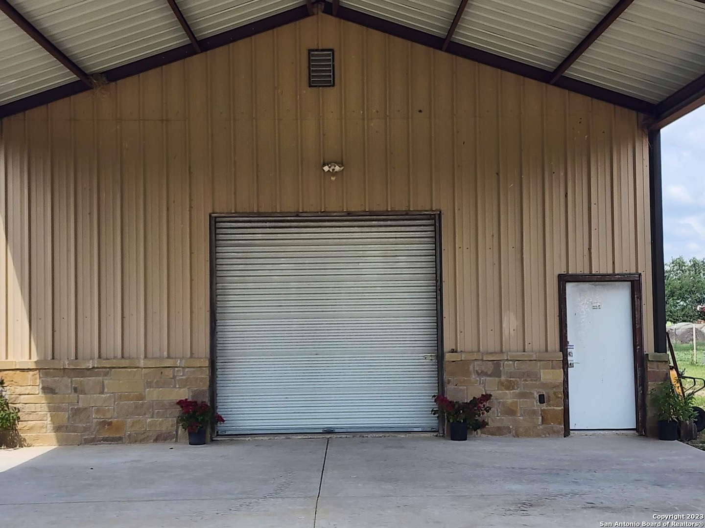 1208 County Road 317 La Vernia TX 78121