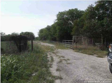 10359/10405 Poteet Jourdanton Freeway San Antonio TX 78224