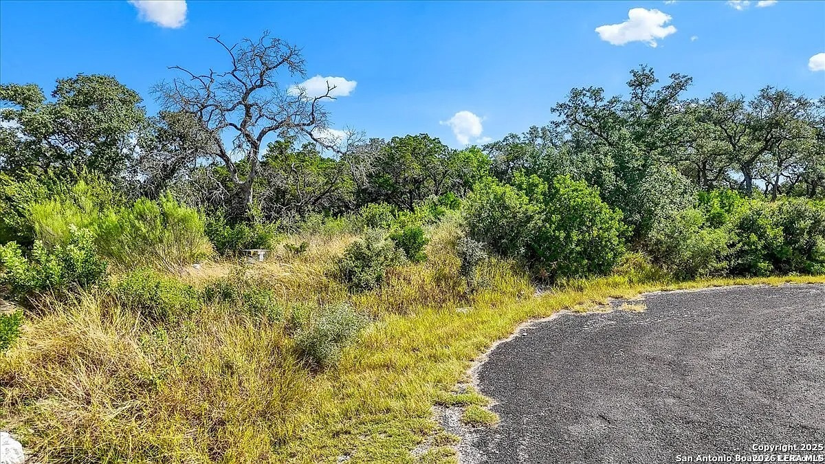 Lot 8 Pr 2773 Mico TX 78056