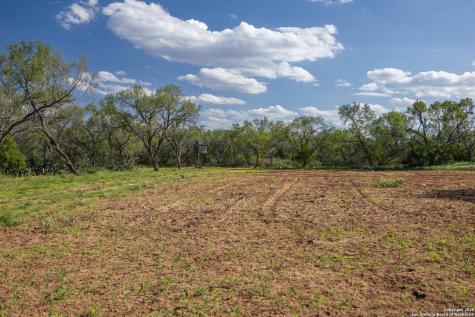 444 County Road 748 Yancey TX 78886