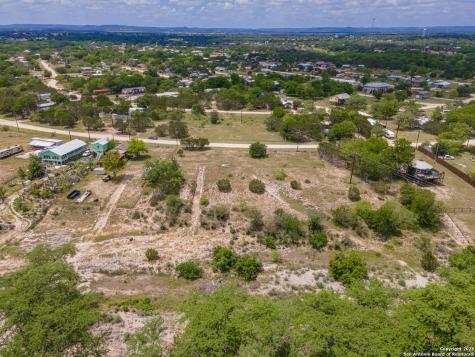 960 River Bend Bandera TX 78003
